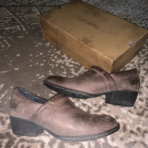 Born Kinney Slip On